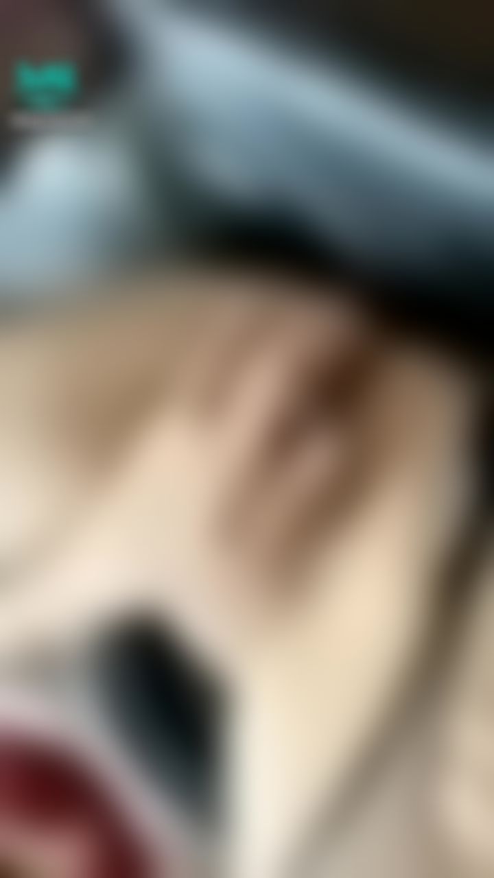 hua_063 : 插入兩隻手指了..這個水聲..太變態了💦💦爽到求饒..這個叫聲絕了🔥🔥🔥好爽