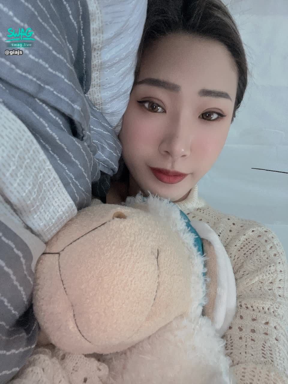 giajs : More and more bed partners 🤪 When will there be a real bed partner 😆😆😆