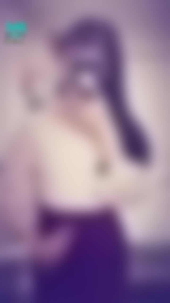  : 氣質系小姐姐💖
微開的領口🎀
魚尾裙的臀部曲線🌹