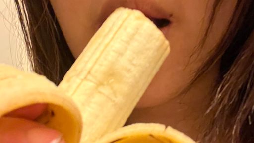 dollyxoxo : Masturbating with bananas, bros get high