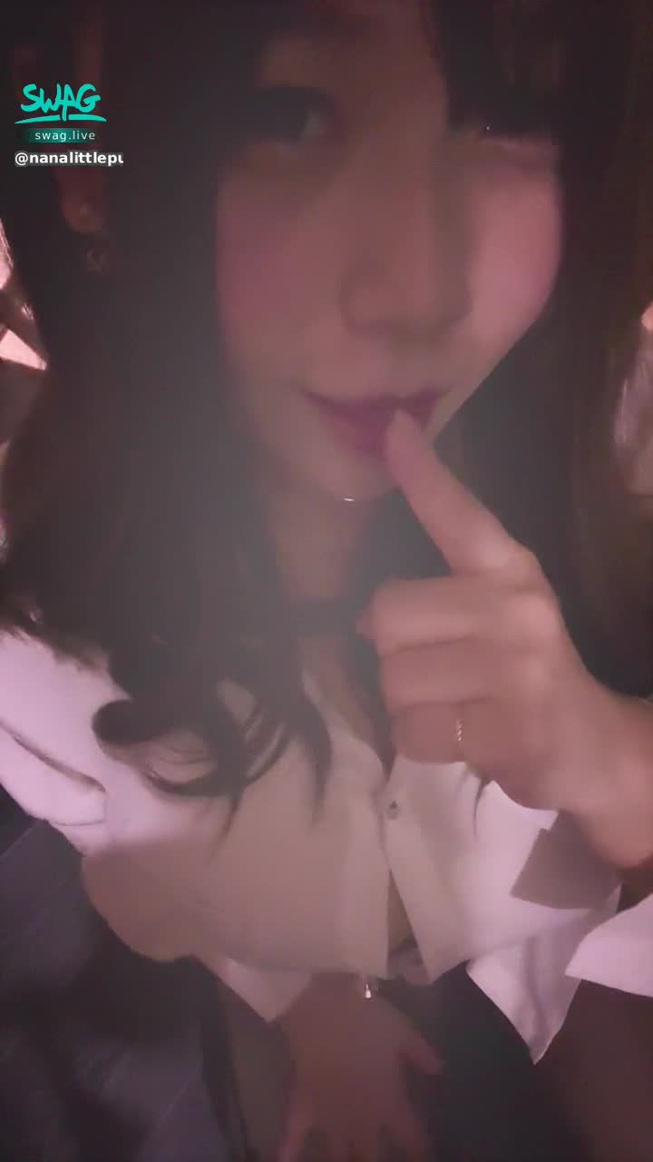 nanalittlepupy : 噓🤫不要被其他人發現 我們躲在這裡😈做💕壞💕事