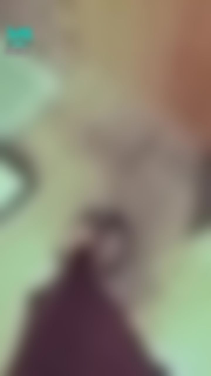 : 穿上高跟鞋👠
露出南半球的小背心💚
內衣剛脫，被內衣壓著的痕跡還在💖
semisphere💗