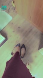 janicee : 穿上高跟鞋👠
露出南半球的小背心💚
內衣剛脫,被內衣壓著的痕跡還在💖
semisphere💗