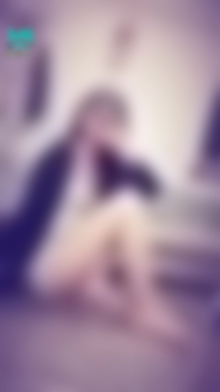 janicee : 蹲姿與地板上坐著😈
極短褲的褲底👀
細肩帶與蕾絲💋
馬卡龍甜點系睡衣💛
macaron💓