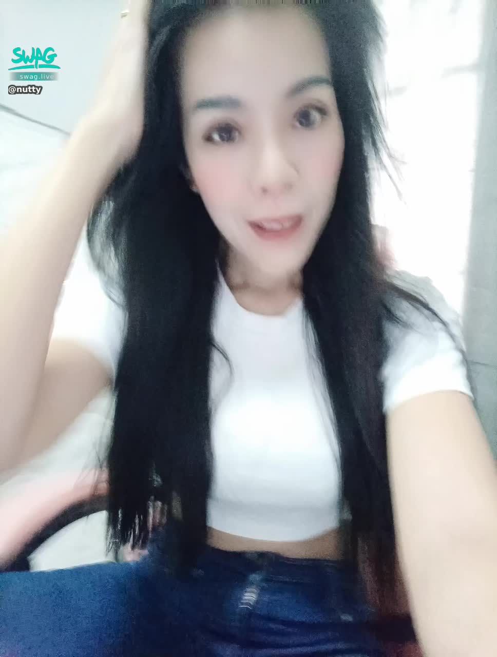 nutty : I wfh 😁 I speek Eng little 😅 #thaigril #real #pretty