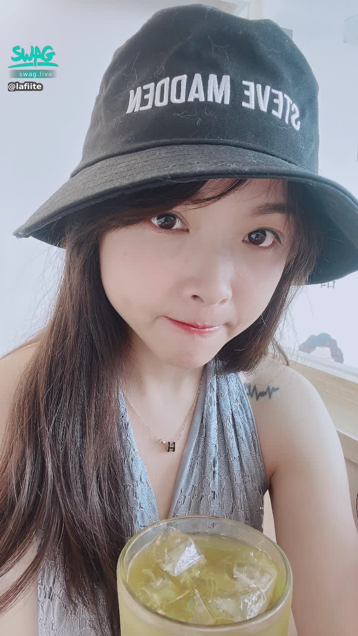  : Well enjoy this short leisure time
How are you doing on holiday? ❤️
I'll be fine if I think about it
Concubine Xin is lucky