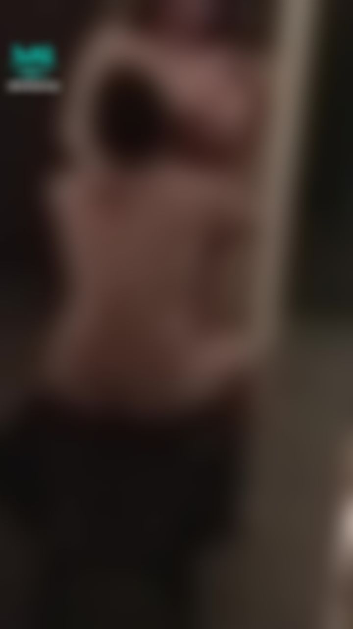kathyicup : 他環抱著我腰，嘴就直接往我的巨乳湊上來親⋯不止乳頭⋯他像是要把我整個奶吸進嘴裡、整個身體都舔過一遍👅💦🍆🔞

#爆乳 #巨乳 #露點 #肉感 #揉奶 #吸奶 #露臉