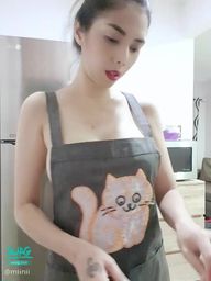miinii : 🐯
#裸體圍裙