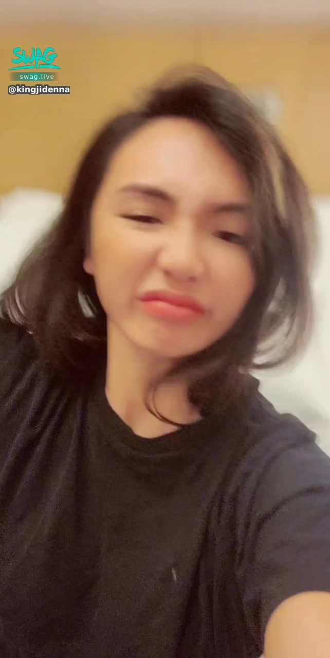 k*********a : 有這樣的女友躺在床上😋 你幾點回家？