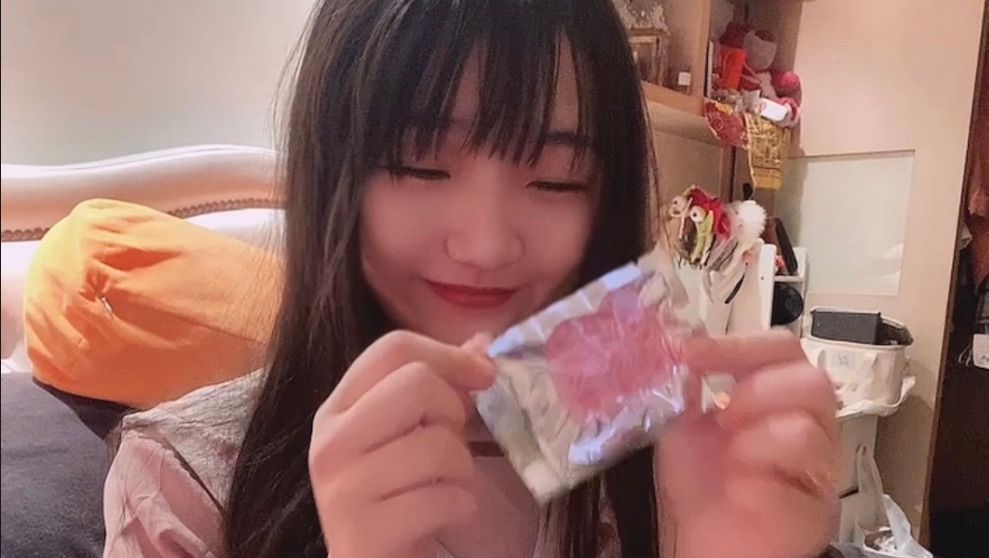 cutesmm : 清純美少女半夜開封新玩具🥰使用後上癮一發不可收拾