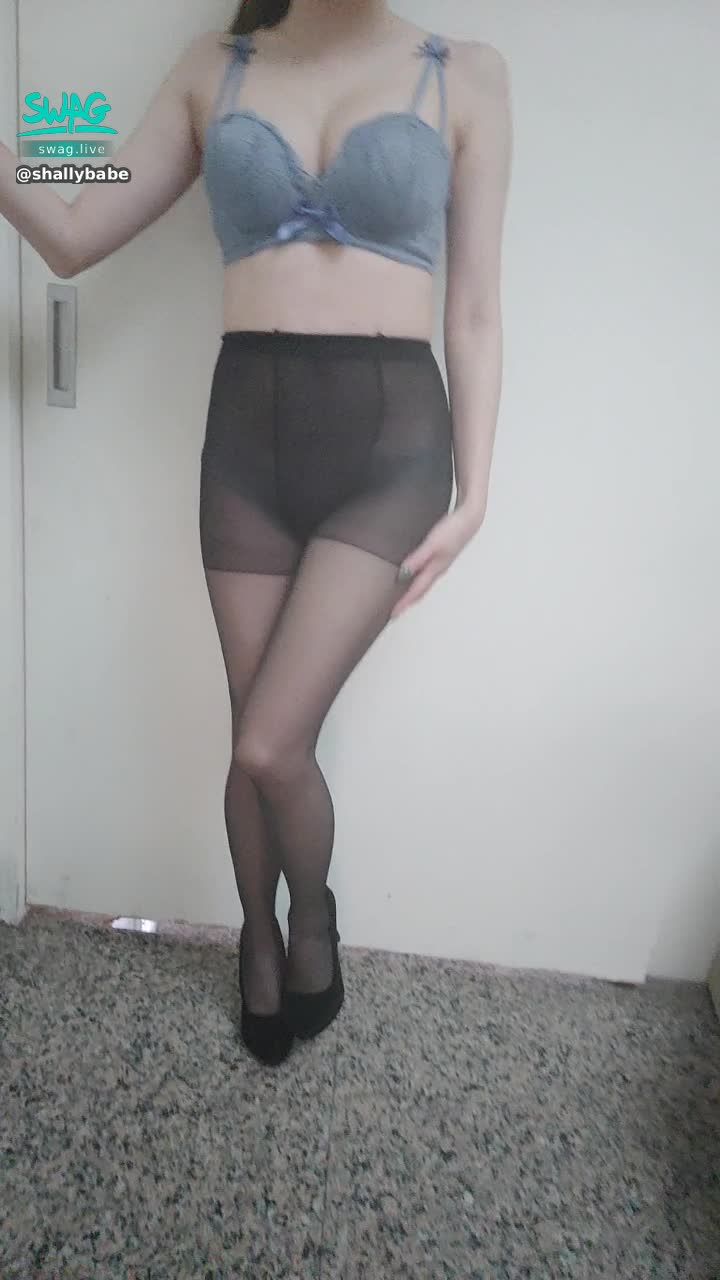 : 🖤OL辦公室系列🤍
這樣的女同事 老闆看了下面都硬了💥