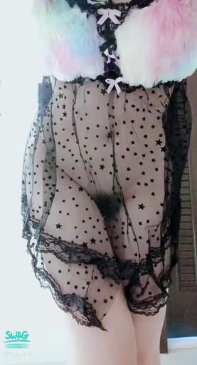  : 性感睡衣跳舞誘惑你😳😳😳
很肢障~跳這樣有誘惑嗎？🙃🙃🙃