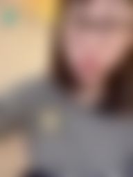 lelelina : 愛吃咖哩..跟丁香魚..有人跟我一樣其實左右手都可以拿筷子嗎?🥢😜😜😜😜