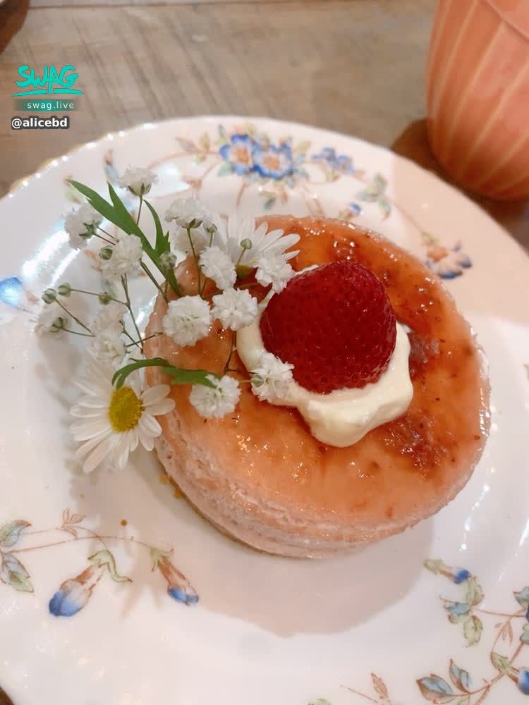 alicebd : 下午茶時間~~ 
#swag最正 #Alice #alicebd#愛麗絲絲 #愛麗絲帶你夢遊去 #性感 #大奶🔥 #sexy #巨乳 #可愛 #誘惑 #生活 #騷 #奶 #sexygirl#雙魚#生日週#生日快樂#生日大餐#等你
 #SWAG白色騎人節 #騎人節 #SWAGTaiwan #SWAGLive #NSFWTaiwan