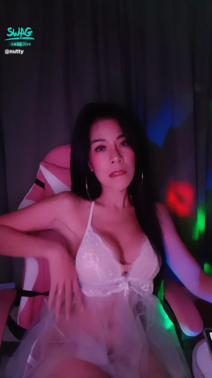 nutty : lady white🤍 #pretty #sexy #boob