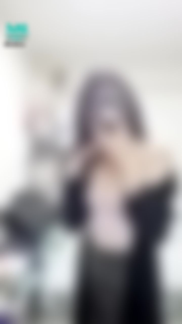 janicee : 快出來見客的乳暈💋
若隱若現的性感💓
細肩帶內著⭐
inner beauty😈
#長髮 #黑髮 #鎖骨 #乳溝 #內衣 #低胸 #bra #短褲 #細肩帶 #美腿 #高跟鞋 #偷窺 #性感