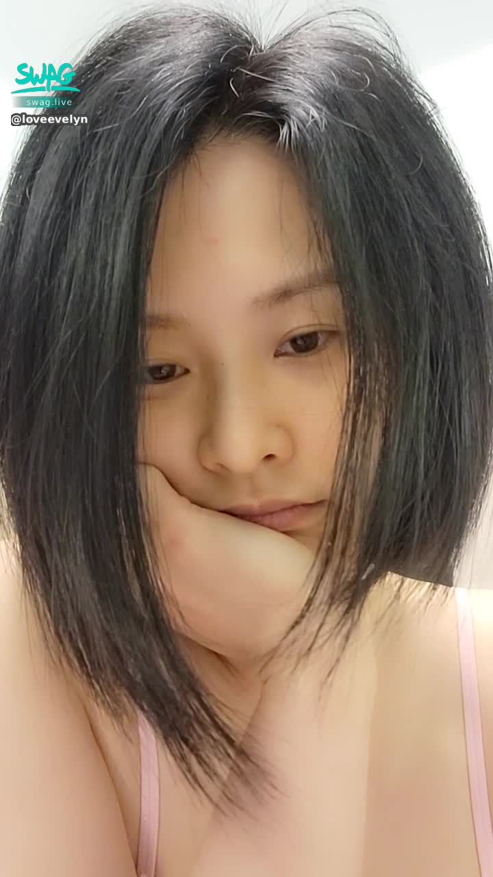 loveevelyn : 今晚9點跟艾娃sweetalva聯播囉