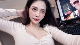 imkowan : 久違了各位灣粉們~~
~灣灣臨時揪朋友去汽旅喝酒 沒想到喝茫了 騎上去朋友身上 性慾大爆發 在朋友身上狂搖 還被朋友幹到噴水🐳 最後灣灣受不了 求朋友射裡面 把灣灣射的🈵️🈵️🈵️ 這部真的值得解鎖‼️
#口交 #火車便當 #傳教士 #老漢推車 #騎乘式 #潮吹 #中出