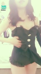 janicee : 脫下袖套💓
露出更多肌膚👀
比個愛心♥️♥️♥️♥️
設計款泳衣💓
隨著音樂搖擺💋
ready for summer💦
#泳衣 #低胸 #肩帶 #鎖骨 #黑髮 #長髮 #性感 #swimsuit #裸足 #赤腳 #大腿 #乳溝 #美臀 #微笑線