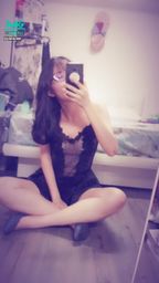 janicee : 地板上盤腿坐💚
舉手撥個頭髮🌹
芭蕾舞伶般的性感網紗睡衣💋
胸前的兩條遮點蕾絲😈
ballet👠
#網紗 #蕾絲 #黑色 #睡衣 #長髮 #黑髮 #美腿 #高跟鞋 #短裙 #細肩帶 #lace #黑框 #眼鏡 #粗框 #腋下 #鎖骨