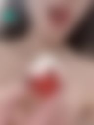 monicaray : Its so nice eating naked. Straberry in my pussy ? Mmm why not 😛