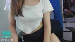 jenzhen : 最近生理期,比较喜欢妞妞摆摆,跳骚舞,做小小的运动来减肥😄😋 过后来个自摸,按摩胸部,让它更大,更丰满🤤 过后来个厕所拍屁屁🤤 拍得好大声,啪啪生🥵 再回房间换件睡衣,献个福利(⊙o⊙)给哥哥欣赏。
#愛撫