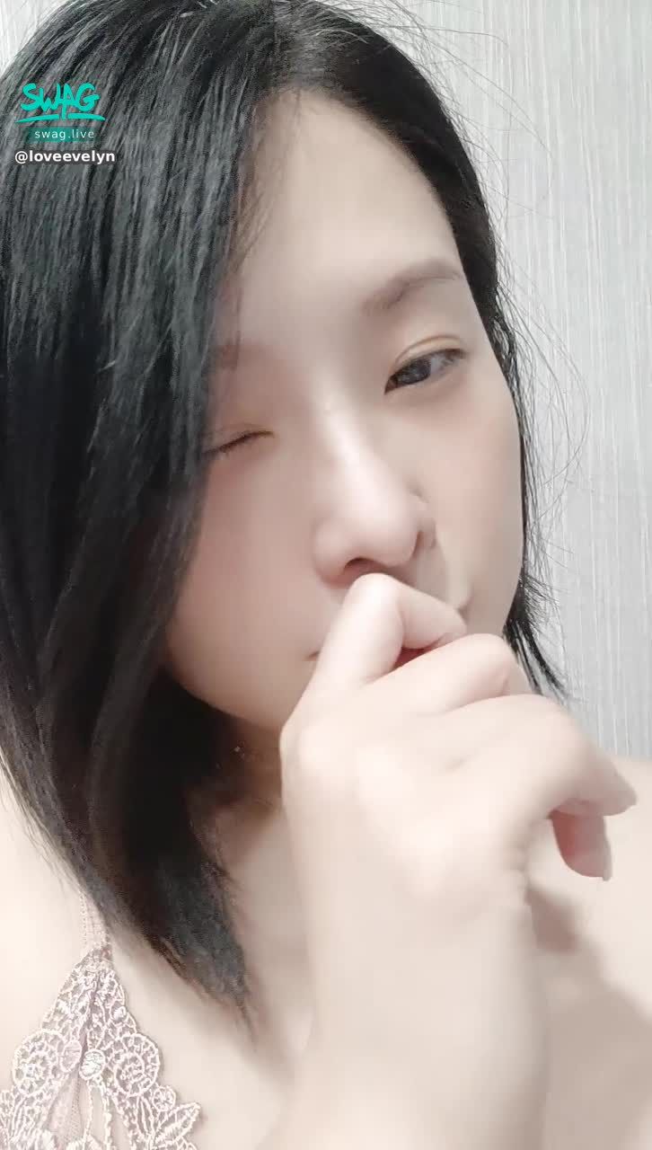  : 假掰假掰的🤣🤣🤣
假鬼假怪甜笑一個