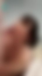 ladyyuan : 3p閨蜜👭一起玩哥哥肉棒愛愛💦
插完小穴的肉棒,哥哥叫我把淫汁舔乾淨⋯ 看我超色的吃肉棒⋯ 舌尖舔馬眼👅👅👅哥哥勃起成這樣⋯誇張啦