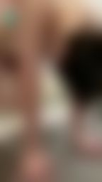 ladyyuan : 3p 與閨蜜大戰粉絲哥哥激戰愛愛💦
哥哥直接用大肉棒插我下面,要我用母狗趴在浴缸,等不及就直接插入⋯ 整個受不了⋯這姿勢超色⋯ 好清晰的影片⋯
