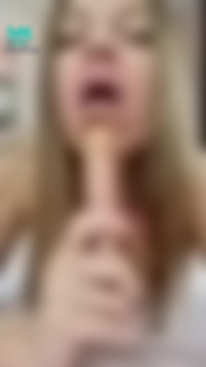 julyabigass : Do you want the same?😜 #生活 #騷 #性感 #blowjob #sexy #nice #tongue #露臉