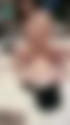 ladyyuan : 3p 與閨蜜雙飛大戰粉絲哥哥愛愛💦
必解! 這動作真的太色,直接正面視角女上位騎乘抽插,肉棒硬到受不了,還看到交合處⋯⋯哥哥說我很會搖呢!