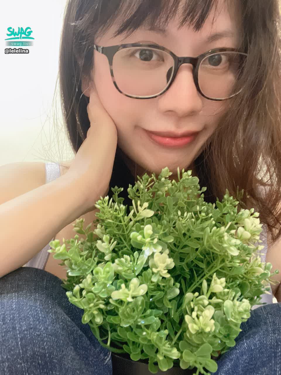  : Every time you need to see something in nature to relax your body and mind
Due to the pandemic...
In fact, every day is very tense..
Have more plants around..
It seems to be able to breathe freely

Although....it's fake 🤣🤣🤣🤣🤣🤣