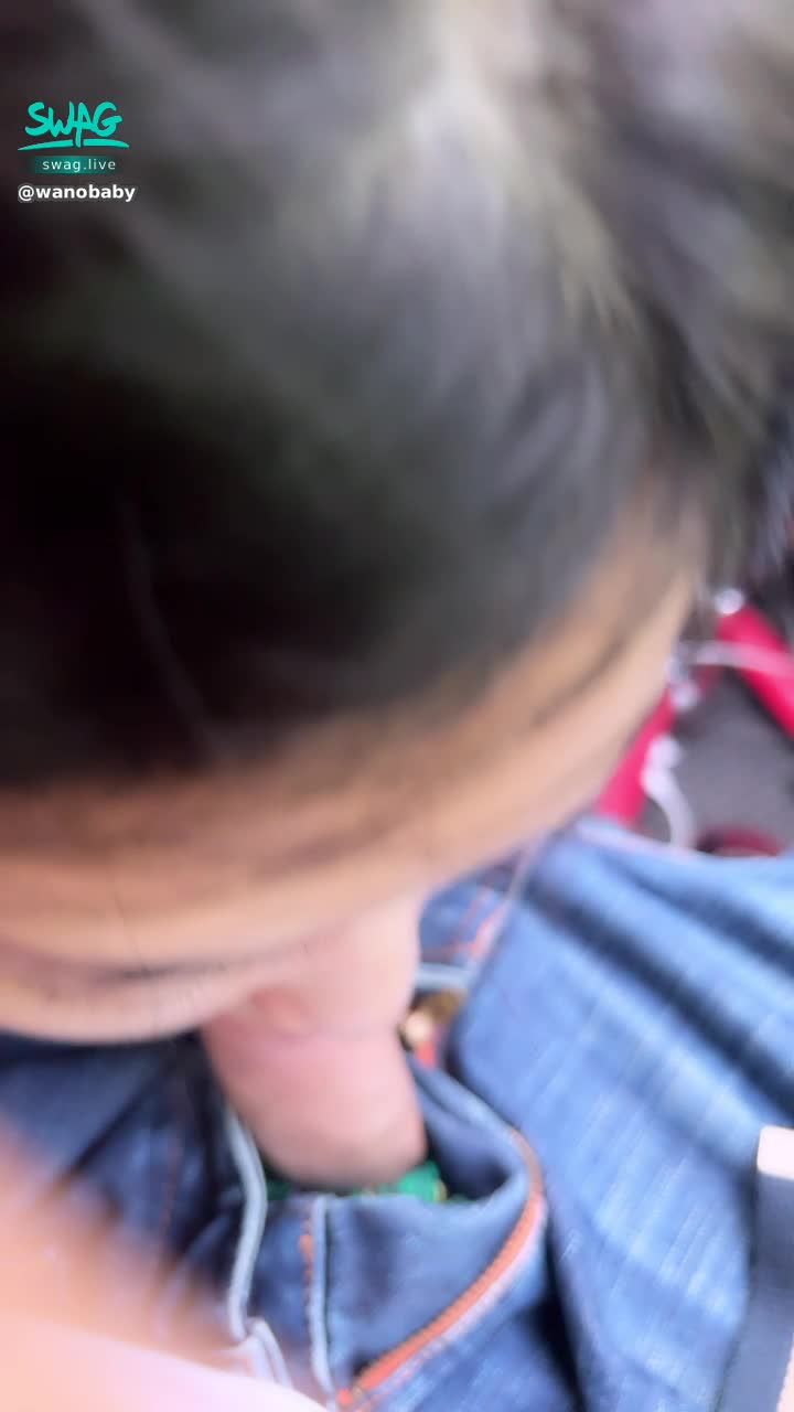 wanobaby : 😈娃諾想壞壞😈國產淫蕩妹大白天在車上幫主人吹吹好刺激😆😆好怕被別人發現😝😝