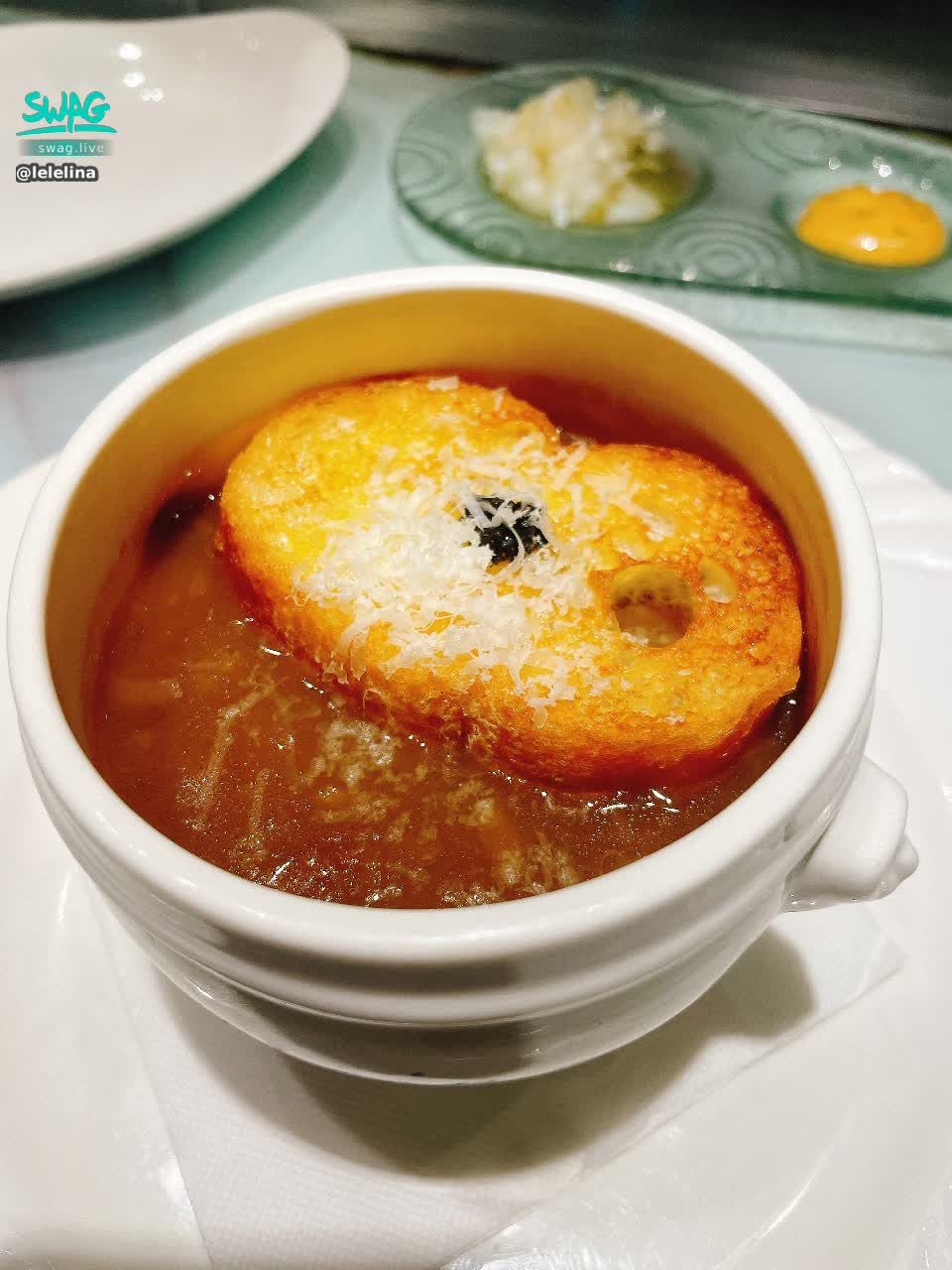  : Onion soup really seems to be one of my favorite soups ❤️❤️❤️