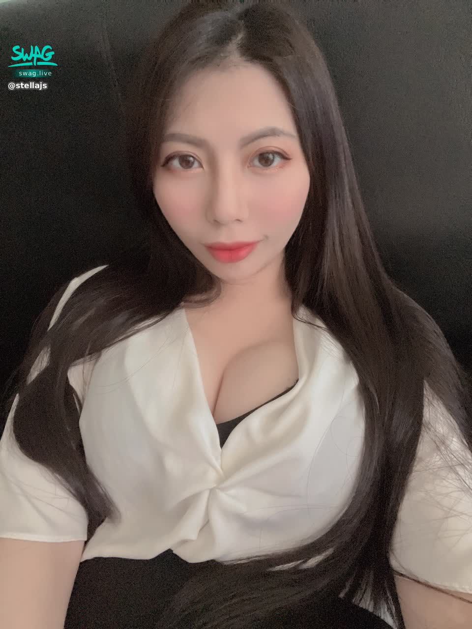 stellajs : PM me what type I am 🥰🥰🥰
#葡萄 #週日晚上十點直播 #希望疫情可以好好過去 #想吃飯約會吃好料 #收集情趣用品系列