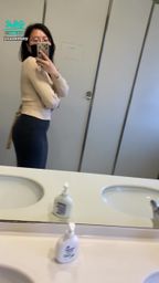 s********y : 好喜歡穿包臀裙❤️🔥更喜歡大家稱讚我的翹屁屁🥰
#臀部 #臀控 #蜜桃臀 #蜜大腿 #翹臀 #美尻 #包臀群