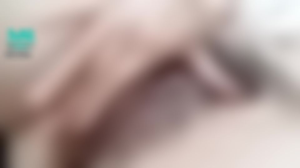  : 搖擺一下臀…濕濕的小穴口…滿滿毛毛😜😜😜