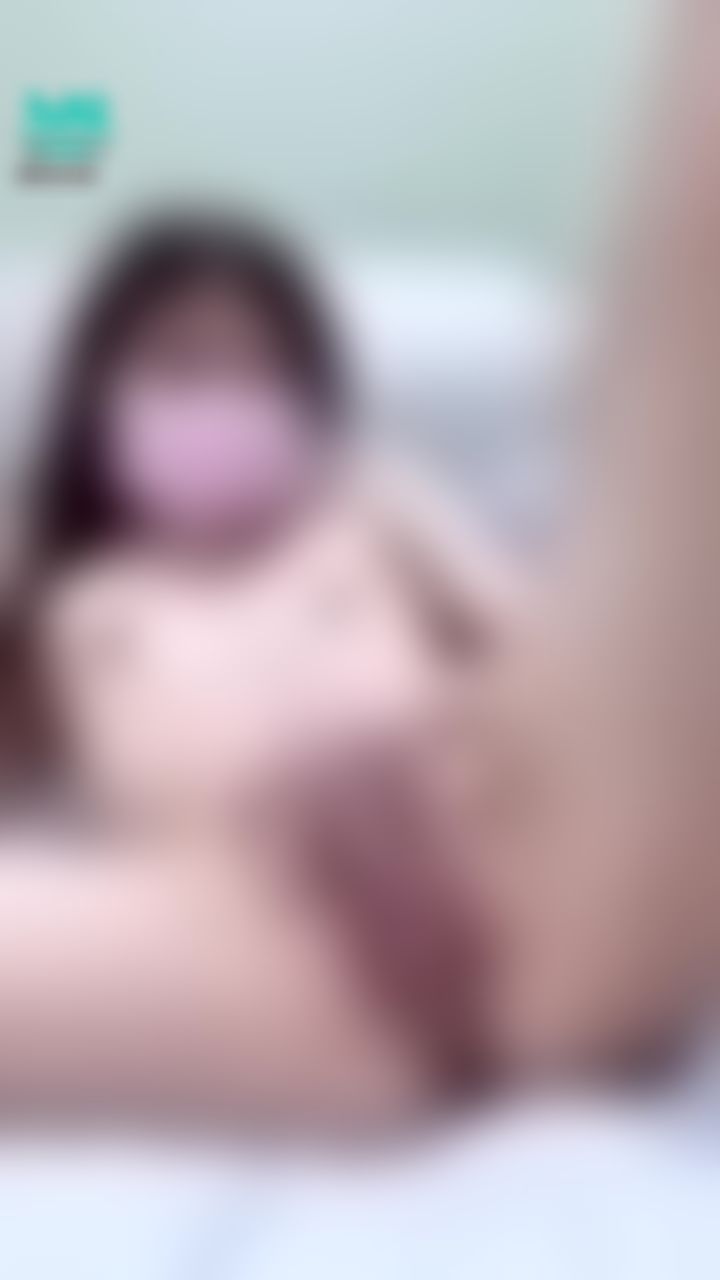 lizbaby : 哥哥，想要看我挖穴的騷樣嗎？
#挖穴 #口罩 #手指插入 #裸體 #全裸 #露點 #乳頭 #奶頭 #穴穴 #露穴 #裸下體 #下體 #騷