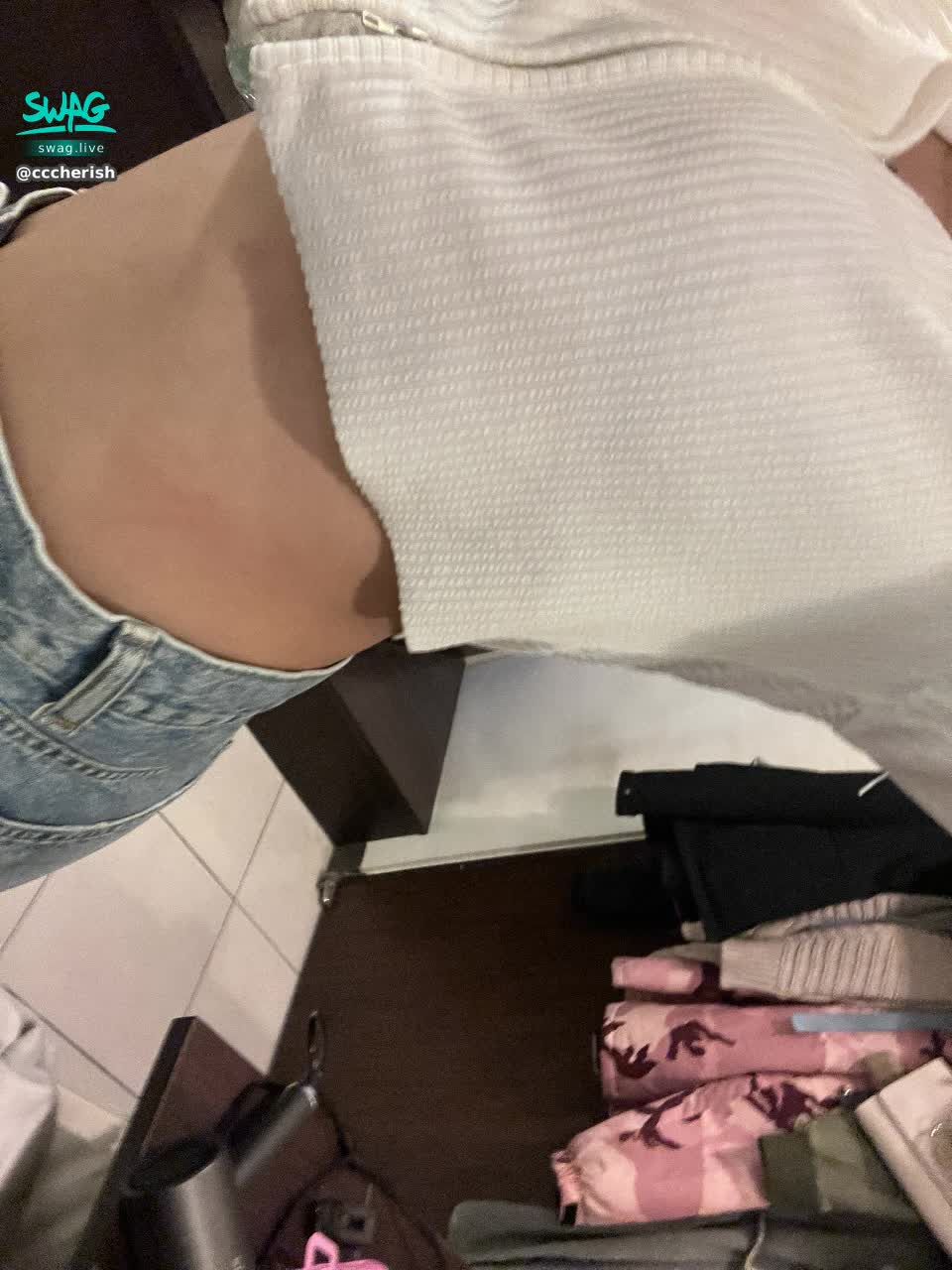  : Show off your waist 🤤🤤 Xixi is exhausted on the first day of work today 🥺 I'll return to the private message tomorrow ㄛ I hope you all have a good night's sleep ❤️