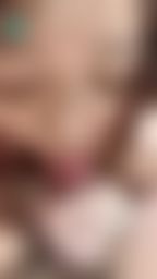 kathyicup : 近距離把我跪著吃粗屌舔蛋蛋的騷臉拍下來🔞吃到發出啾啾聲,最喜歡把別人吃硬💦🍆👅🔞
#吃肉棒 #舔屌 #露臉