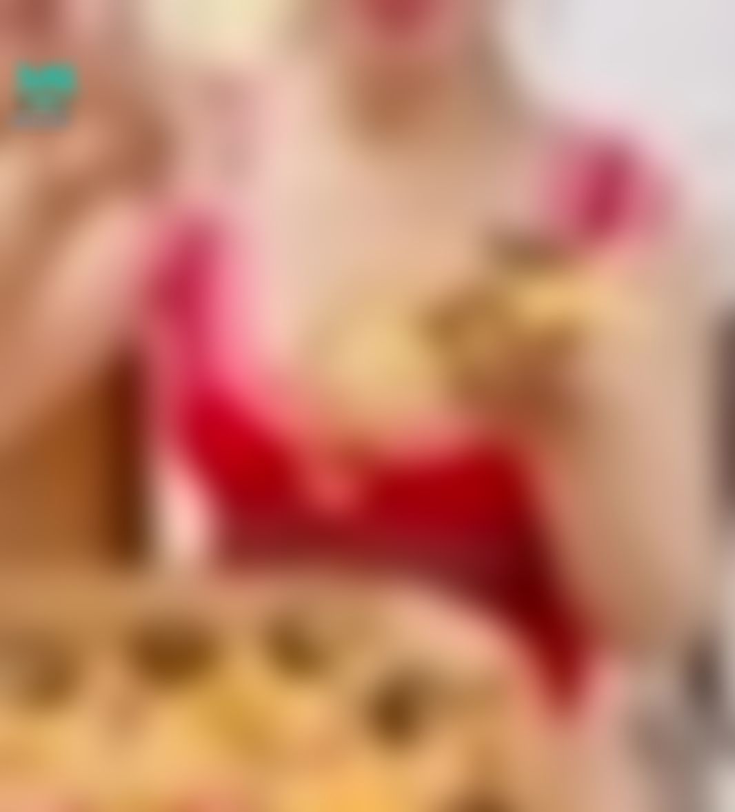 lovesisi : 🍕美食公道希🍕吃個食物可以正常一點？這是在舔什麼？👅