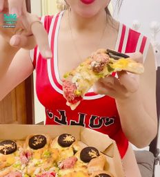 lovesisi : 🍕美食公道希🍕吃個食物可以正常一點?這是在舔什麼?👅