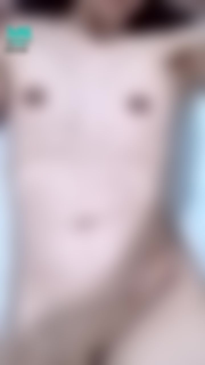 lizbaby : 想要我嗎？
#全裸 #裸體 #乳頭 #奶頭 #露點 #毛毛 #下體 #陰毛 #穴穴