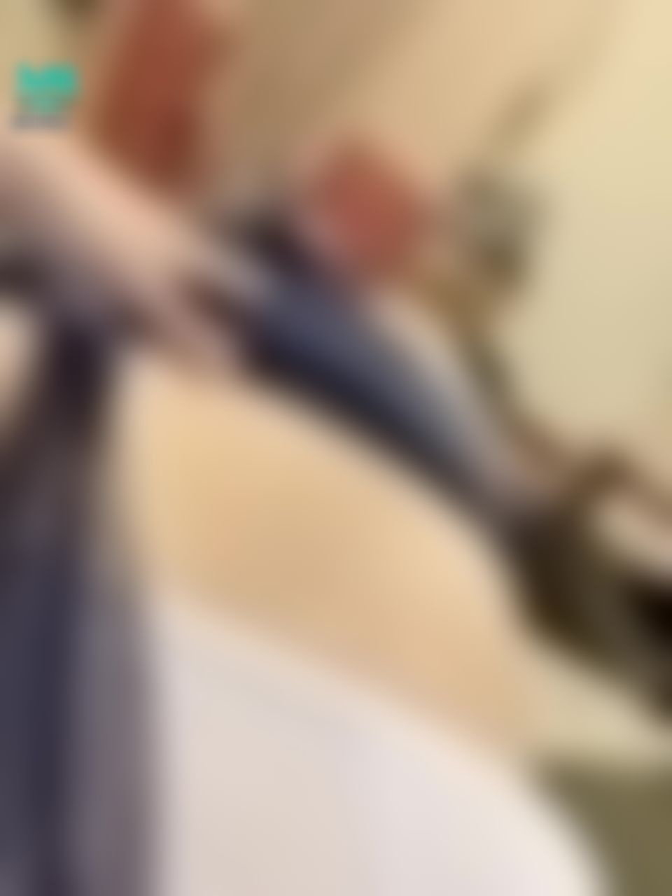  : 看一下裙子怎麼解開…..
就是一個魔鬼沾打開就可以看到💕💕💕⋯⋯
特寫的小荳荳😚😚