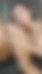dirtymommy : awww she's playing my ass