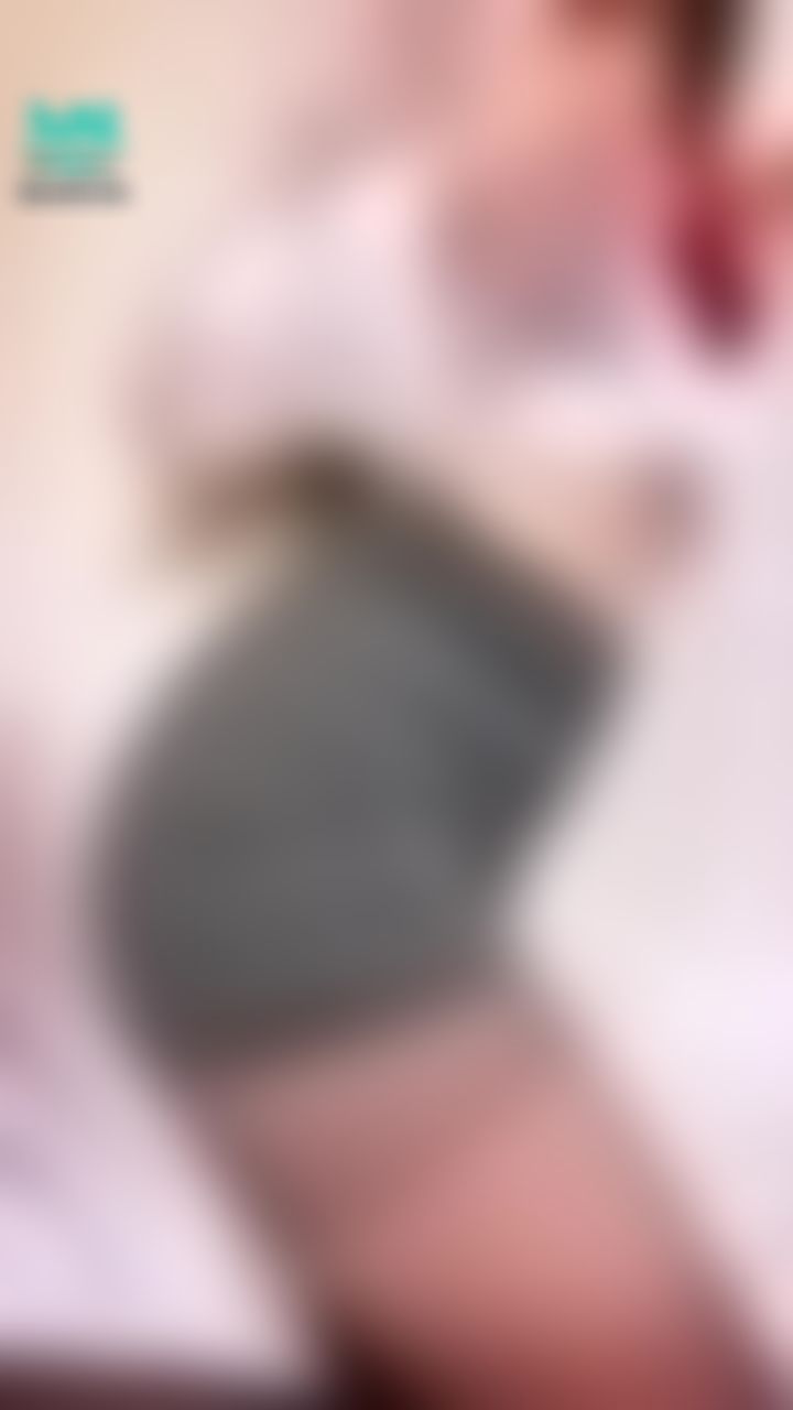 yunibabe : 🈵️秒OL誘惑🔞肥臀美尻乍現💥
配上絲襪就是想讓你幫我撕開呀！😈😈😈

#OL #絲襪 #🍑屁屁 #翹臀 #美尻 #翹屁股 #hot #淫蕩 #性感 #挑逗 #小🌶️ #白皙 #誘惑 #情色 #sexy #小隻馬 #尤妮 #yuni #yunibabe