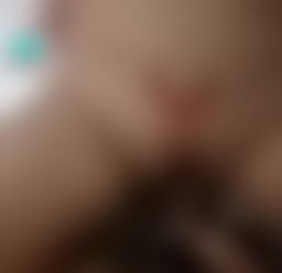 c*******i : 騷浪熙熙自己擺動臀部想被肉棒插,
但哥哥只用肉棒摩擦小穴,讓熙熙快忍不住了。