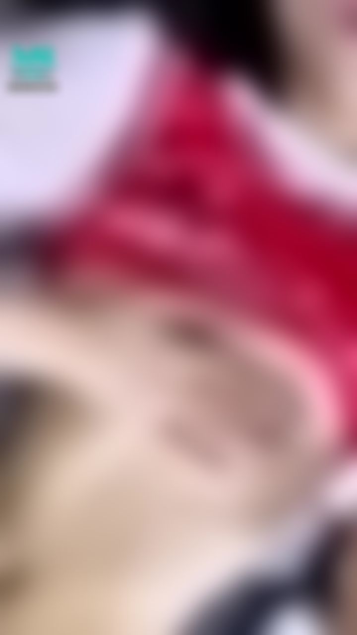 elvababe : 運動系女孩👧🏻 下面的褲子是開洞的耶～
等老公趕快放進來滿足我😳