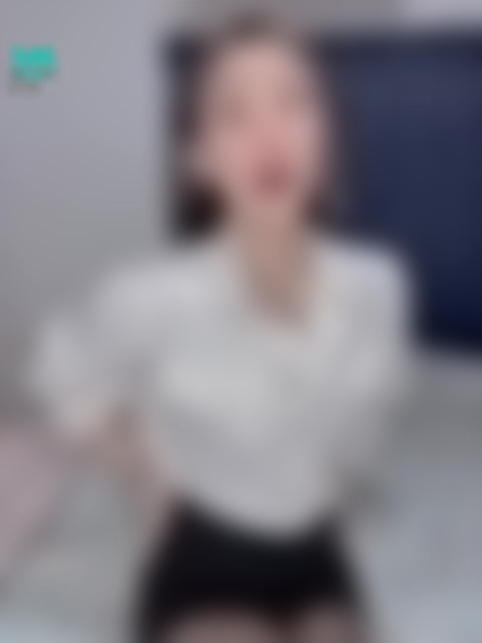 giajs : 有這樣的性感小秘書你會幾點回家呢😳😳
#禮拜一晚上10點陪我直播❤️ #陪我慶祝半年 #私訊解鎖更辣的 #性感 #騷 #鎖骨 #sexy #吃飯約會 #giajs #然然