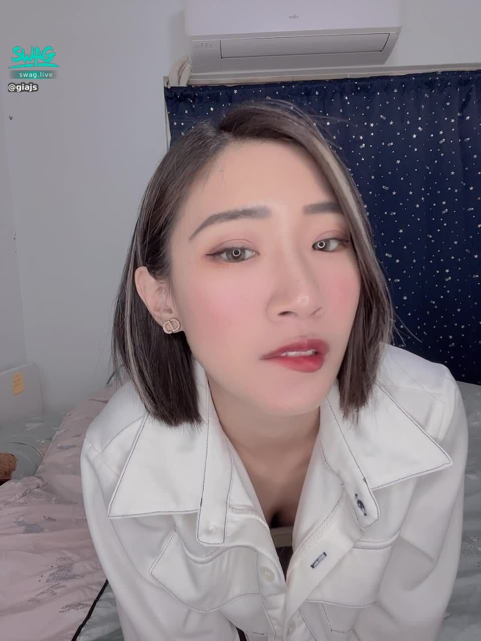 giajs : 快跟我說黑絲控在哪~~~~~
我絕對不會說黑絲系列拍了很多等你來解鎖🤫
#禮拜一晚上10點陪我直播❤️ #陪我慶祝半年 #私訊解鎖更辣的 #性感 #黑絲控 #sexy #吃飯約會 #giajs #然然